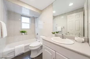 49 Country Club Ln, Springfield, NJ 07081 - Photo 17