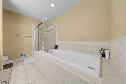 214 Levinberg Ln #214, Wayne Twp., NJ 07470 - Photo 15