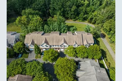 214 Levinberg Ln #214, Wayne Twp., NJ 07470 - Photo 3