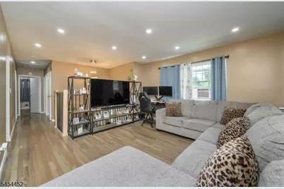 72 Lawrence Dr, Hackettstown, NJ 07840 - Photo 5