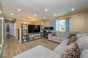 72 Lawrence Dr, Hackettstown, NJ 07840 - Photo 5