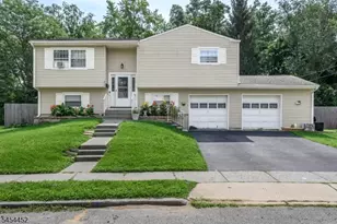 72 Lawrence Dr, Hackettstown, NJ 07840 - Photo 1