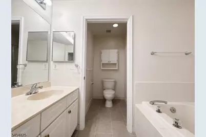 151 Prestwick Way, Edison Twp., NJ 08820 - Photo 17