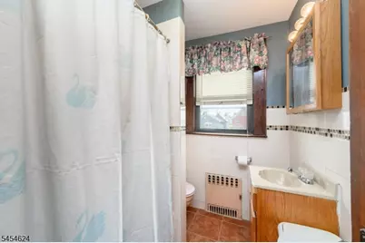 862 Gibbons Ct, Elizabeth, NJ 07202 - Photo 15