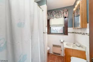 862 Gibbons Ct, Elizabeth, NJ 07202 - Photo 15