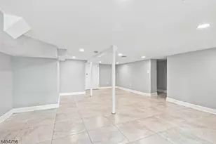 115 Wildwood Rd, Jefferson Township, NJ 07438 - Photo 17