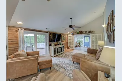 209 Turkey Hill Rd, Bethlehem Township, NJ 08802 - Photo 15
