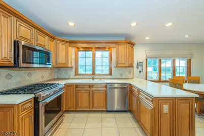 10 Earhart Dr, Roxbury Township, NJ 07876 - Photo 3
