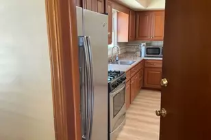 545 Freeman St, Lyndhurst Township, NJ 07071 - Photo 3