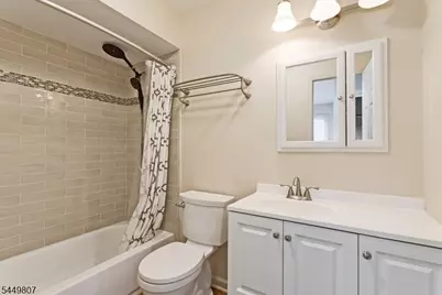 108 Saratoga Sq, Wayne Twp., NJ 07470 - Photo 9