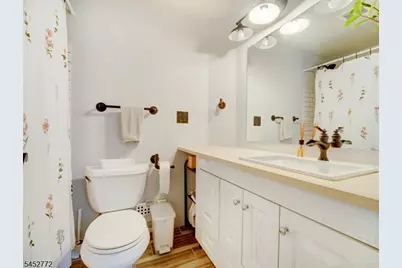 20 Watchung Pl, Bloomfield, NJ 07003 - Photo 11