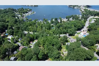 66 Iroquois Ave, Roxbury Township, NJ 07850 - Photo 3