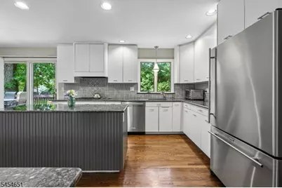 18 Holly Dr, Roxbury Township, NJ 07876 - Photo 17