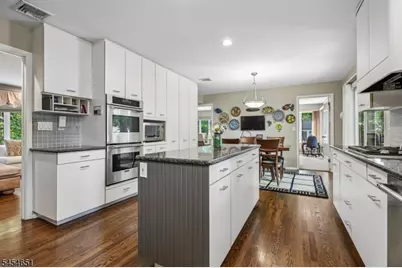 18 Holly Dr, Roxbury Township, NJ 07876 - Photo 15