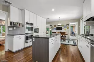 18 Holly Dr, Roxbury Township, NJ 07876 - Photo 15