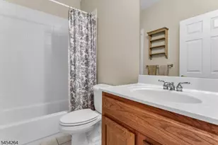 29 Constitution Way, Franklin Township, NJ 08873 - Photo 19