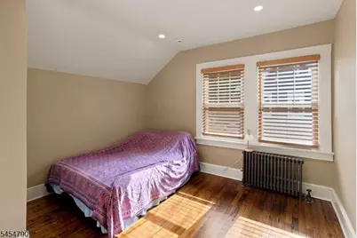25 Rosedale Ave, Morris Plains, NJ 07950 - Photo 19