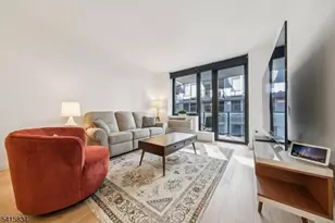 160 1st St Unit, Jersey City, NJ 07302 - Photo 3