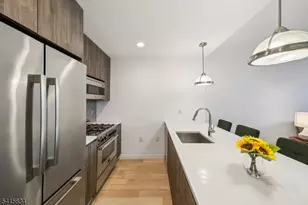 160 1st St Unit, Jersey City, NJ 07302 - Photo 5