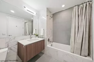160 1st St Unit, Jersey City, NJ 07302 - Photo 9