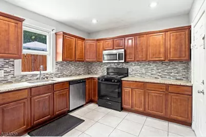 283-285 Smith St, Newark, NJ 07106 - Photo 5