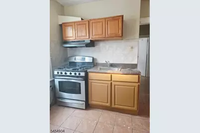 23 Maple Pl, Irvington, NJ 07111 - Photo 5