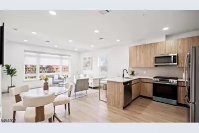 310 W Jersey St #404, Elizabeth, NJ 07202 - Photo 9