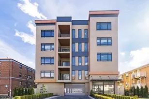 310 W Jersey St, Elizabeth, NJ 07202 - Photo 1