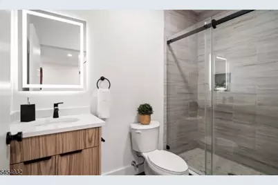 310 W Jersey St #404, Elizabeth, NJ 07202 - Photo 5