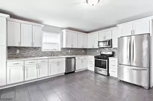 120-122 Tuxedo Pkwy, Newark, NJ 07106 - Photo 7