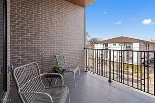 310 W Jersey St, Elizabeth, NJ 07202 - Photo 9