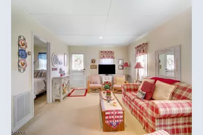 146 Monroe Trl, Hopatcong, NJ 07843 - Photo 5