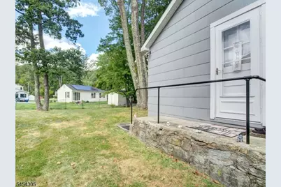 146 Monroe Trl, Hopatcong, NJ 07843 - Photo 13