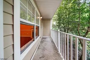 4 Springholm Dr, Berkeley Heights Township, NJ 07922 - Photo 3