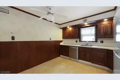13 Macarthur Ave, Cranford Township, NJ 07016 - Photo 9
