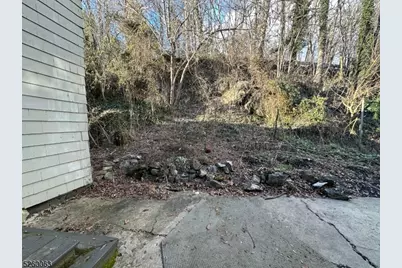 14 W Main St Apt B, Clinton, NJ 08809 - Photo 3