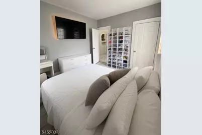 301 Greylock Pkwy #2, Belleville, NJ 07109 - Photo 3