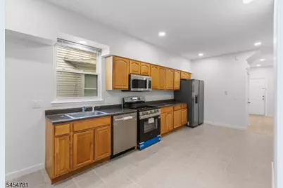 35 N 16th St, East Orange, NJ 07017 - Photo 15