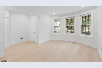 35 N 16th St, East Orange, NJ 07017 - Photo 7