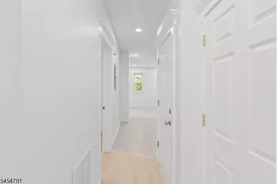 35 N 16th St, East Orange, NJ 07017 - Photo 9