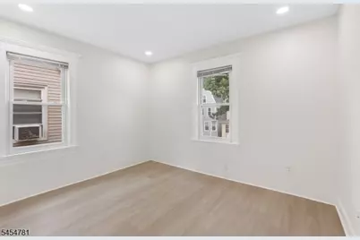 35 N 16th St, East Orange, NJ 07017 - Photo 25
