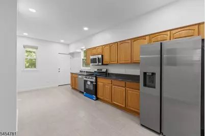 35 N 16th St, East Orange, NJ 07017 - Photo 13