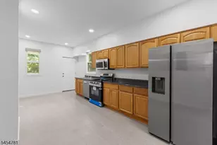 35 N 16th St, East Orange, NJ 07017 - Photo 13