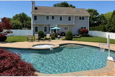 6 Briarheath Ln, Clark Township, NJ 07066 - Photo 3