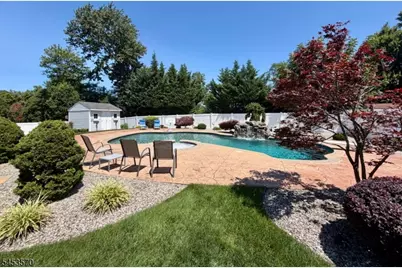 6 Briarheath Ln, Clark Township, NJ 07066 - Photo 3