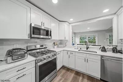 3 Juniper Ct #125, Clifton, NJ 07014 - Photo 11