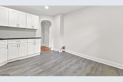 36 Whitfield St, Caldwell, NJ 07006 - Photo 5