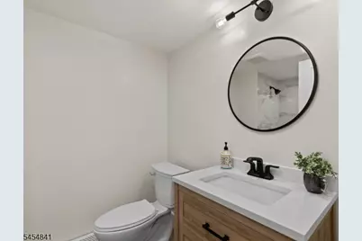 180 Cutter Ave, Woodbridge Township, NJ 08863 - Photo 17