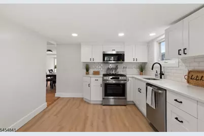 180 Cutter Ave, Woodbridge Township, NJ 08863 - Photo 13