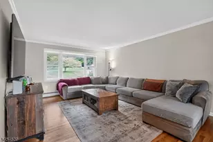 17 Wayside Ln, Clinton Township, NJ 08833 - Photo 5